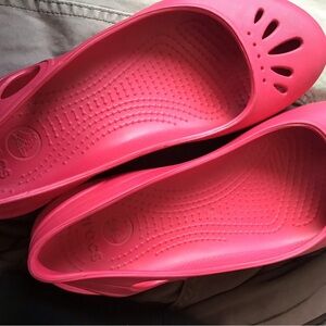 Crocs pink slingback flats sz 8